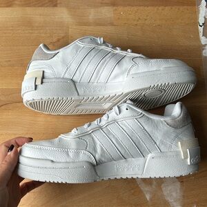 White Adidas Postmove SE Sneaker